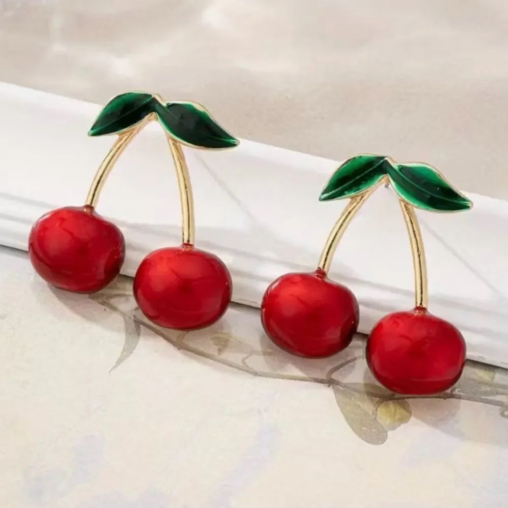 🍒 Betsey Johnson stunning cherry earrings 🍒 - Picture 4 of 6
